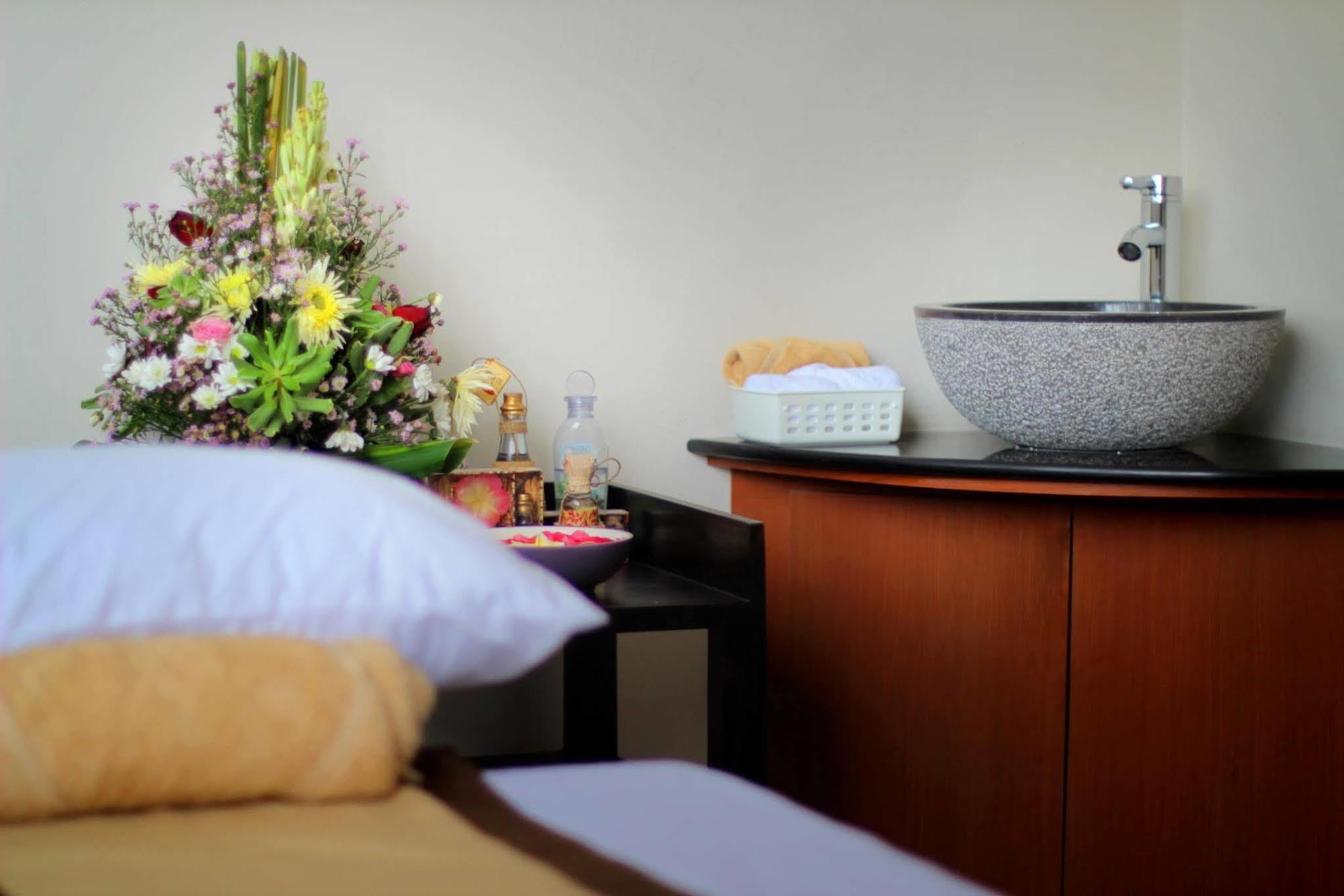 Sand Beach Luxury Living Kuta Lombok Kültér fotó